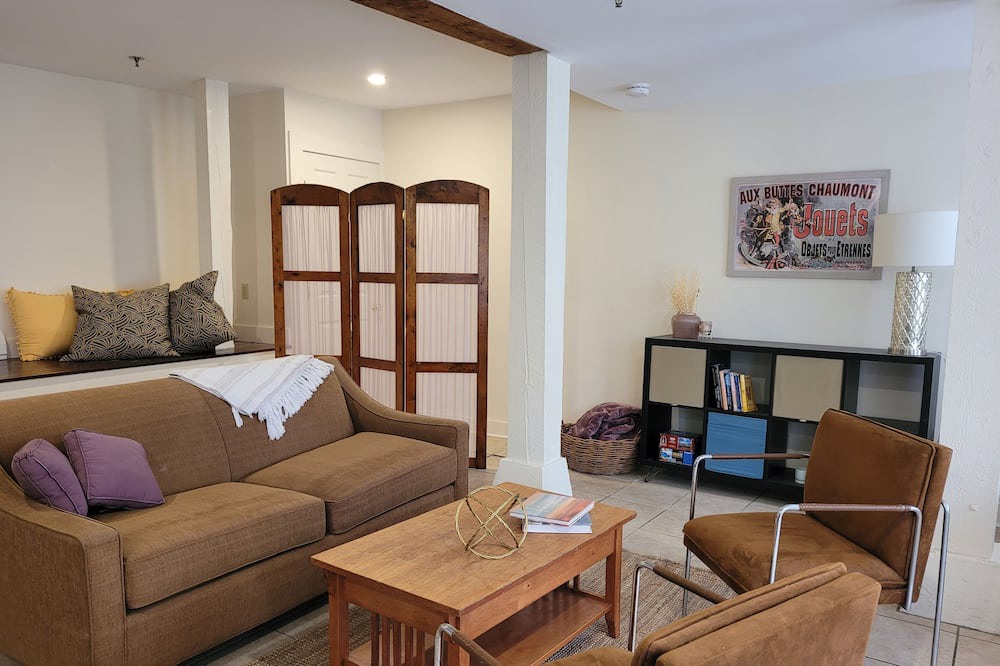 Photo of Livingroom in Bethel