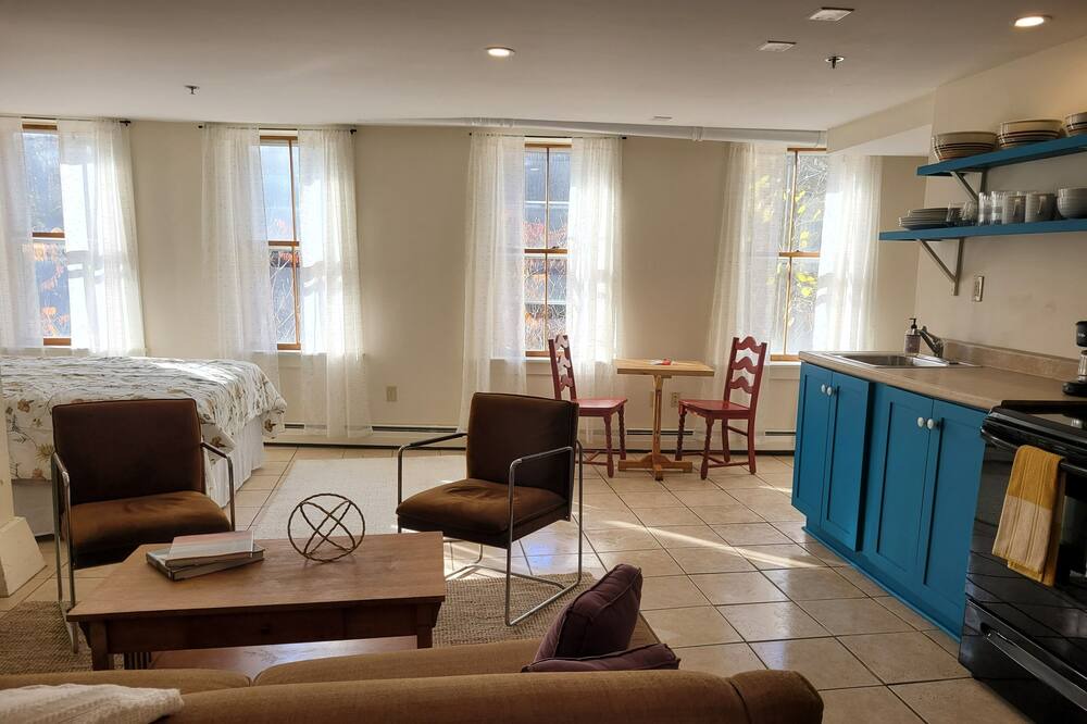 Photo of Livingroom in Bethel