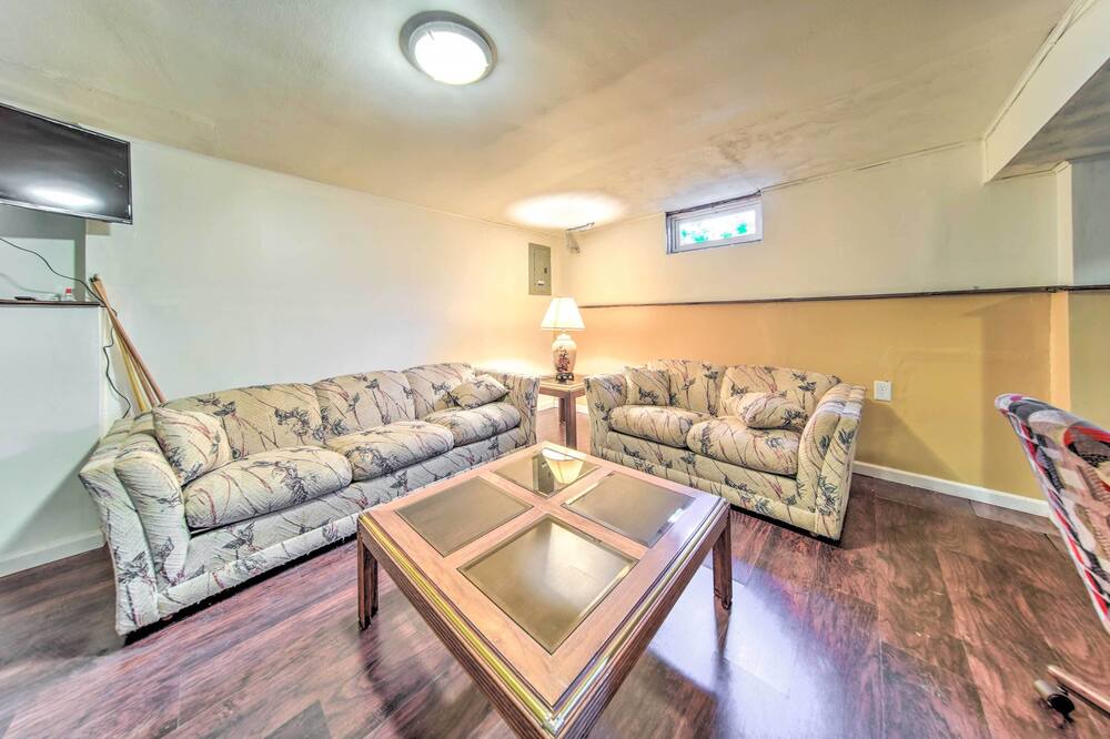 Photo of Livingroom in Erie