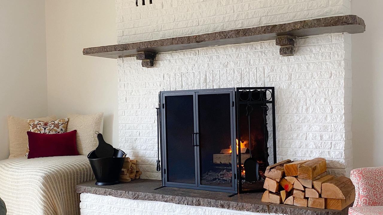 Photo of Livingroom in Amherst