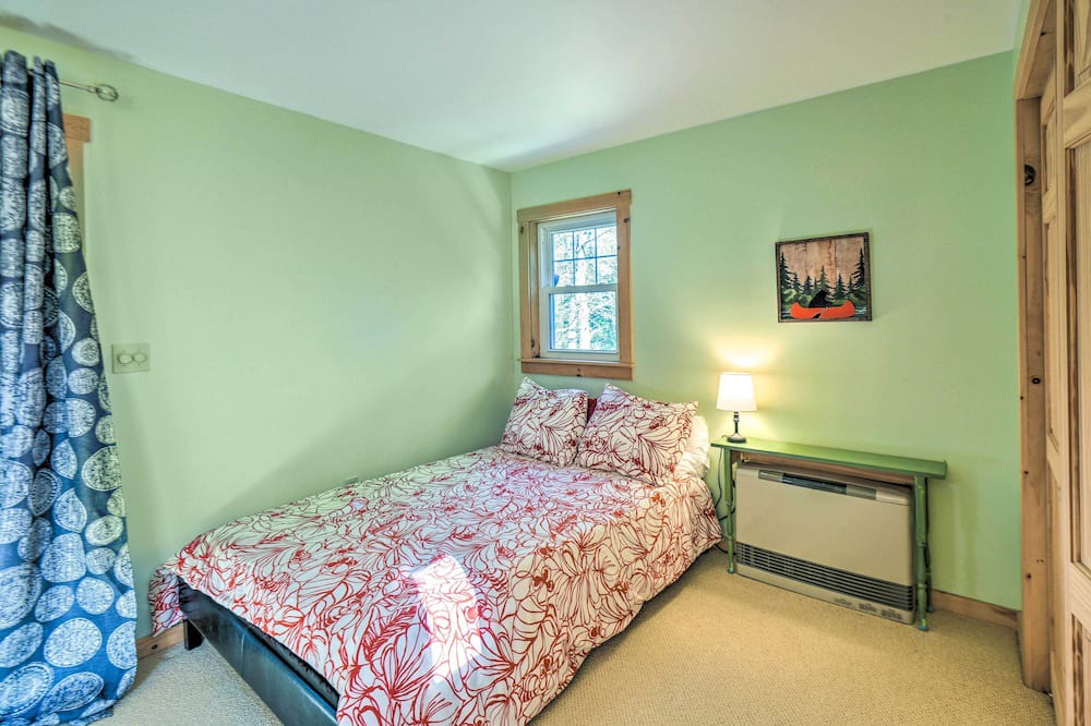 Photo of Bedroom in Sunapee