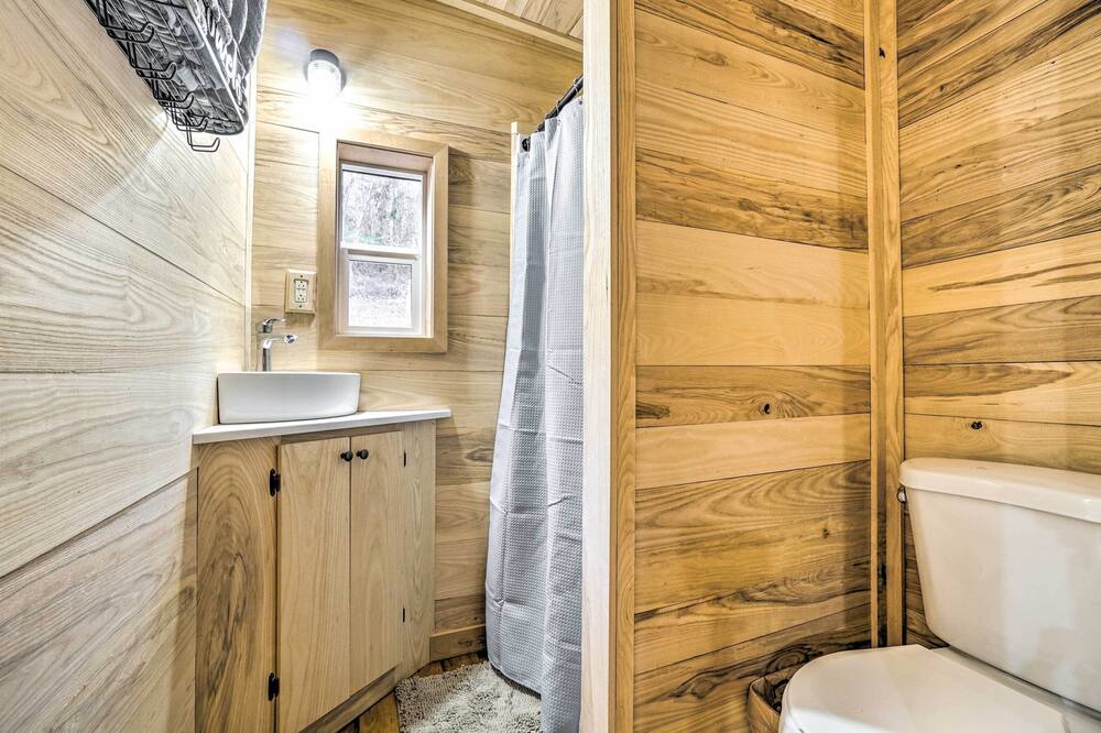 Photo of Bathroom in Gallipolis Ferry