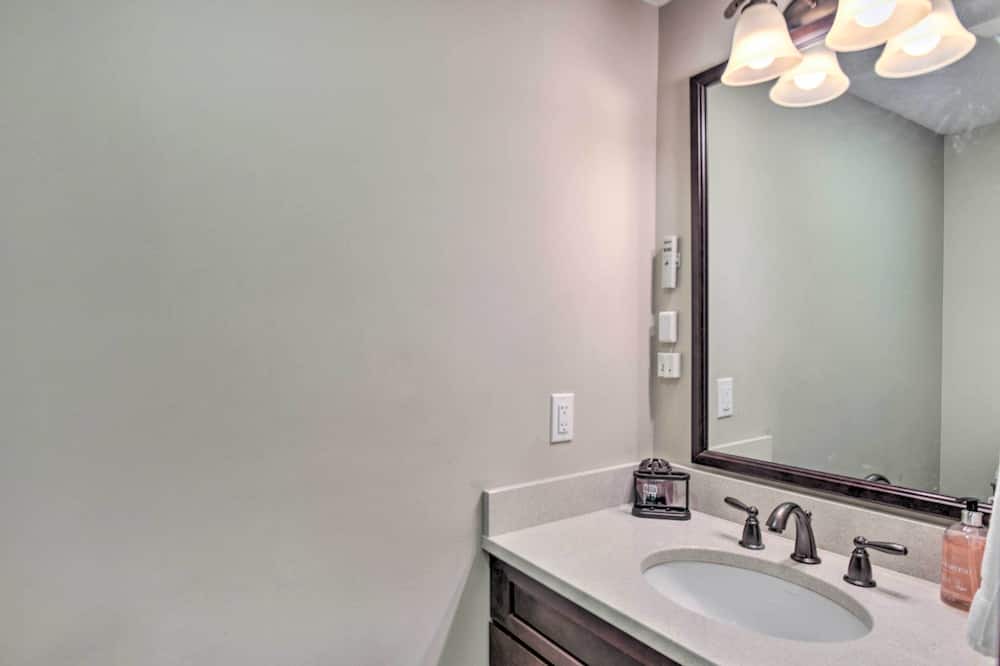 Photo of Bathroom in North Woodstock