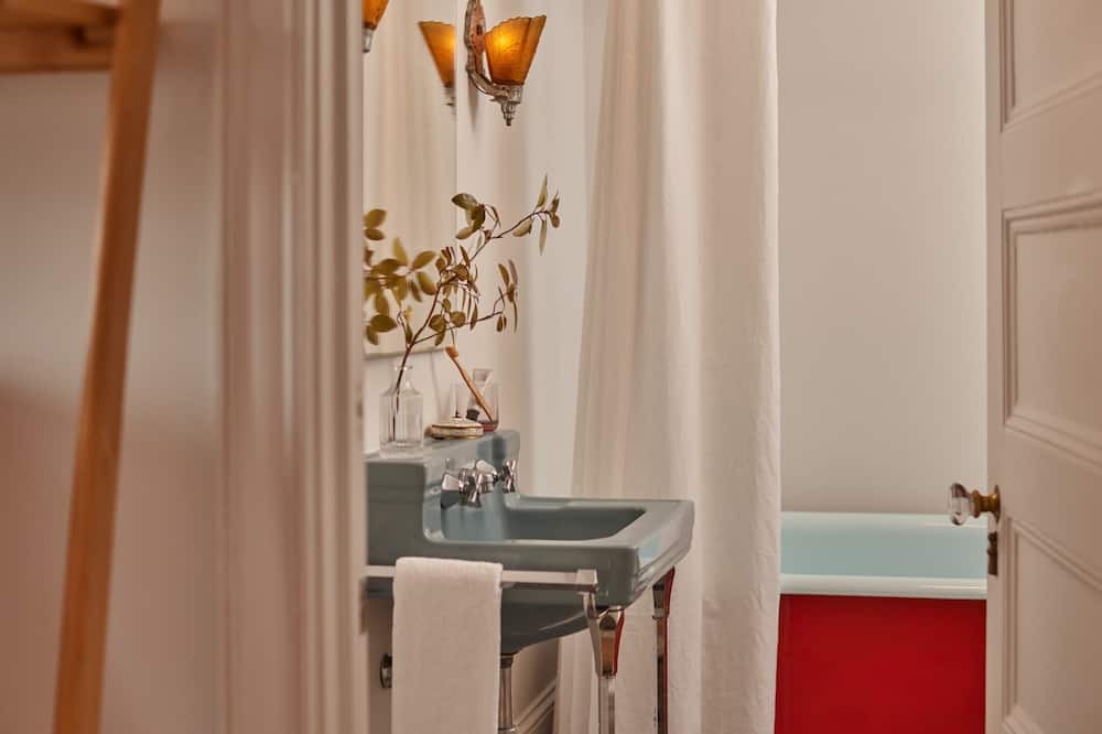 Photo of Bathroom in Staatsburg
