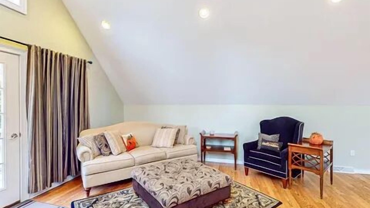 Photo of Livingroom in Cobleskill