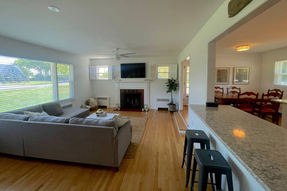 Photo of Livingroom in Jamesport