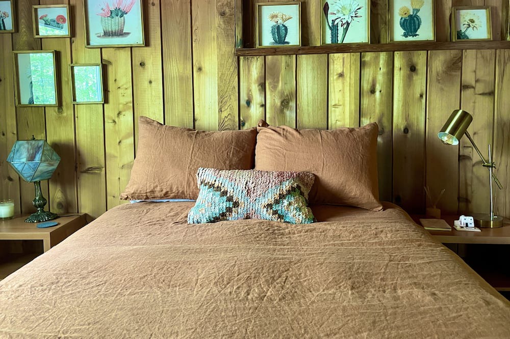 Photo of Bedroom in Parksville
