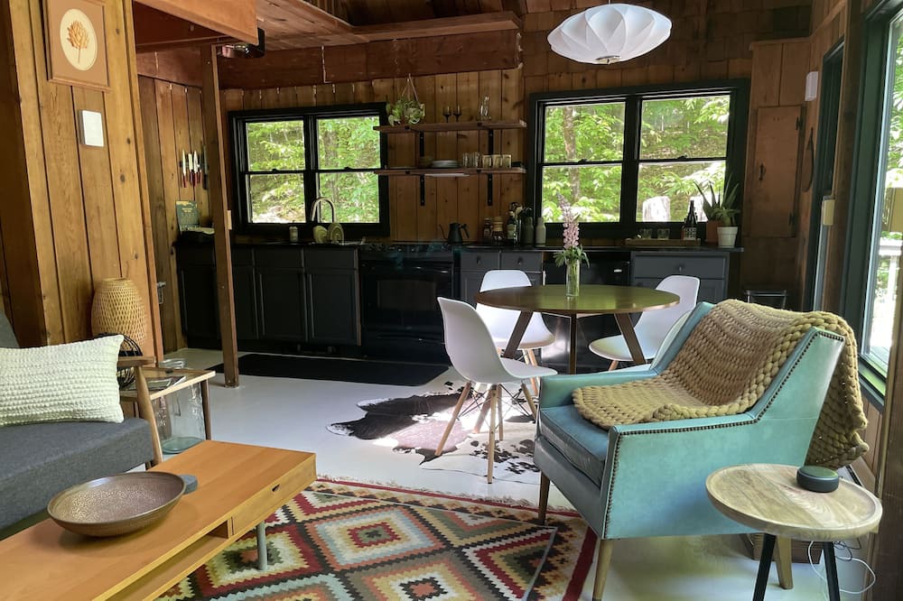 Photo of Livingroom in Parksville