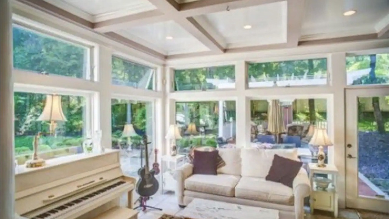 Photo of Livingroom in Sagamore Beach