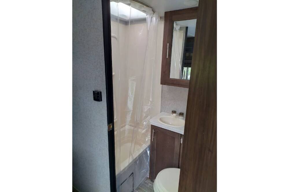 Photo of Bathroom in Peaks