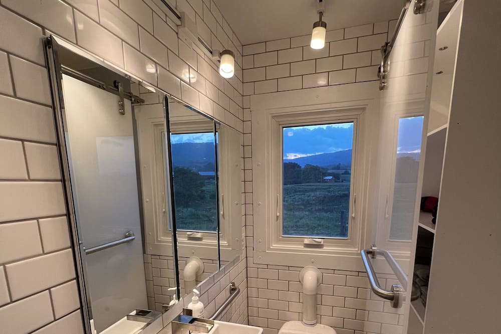 Photo of Bathroom in Singers Glen