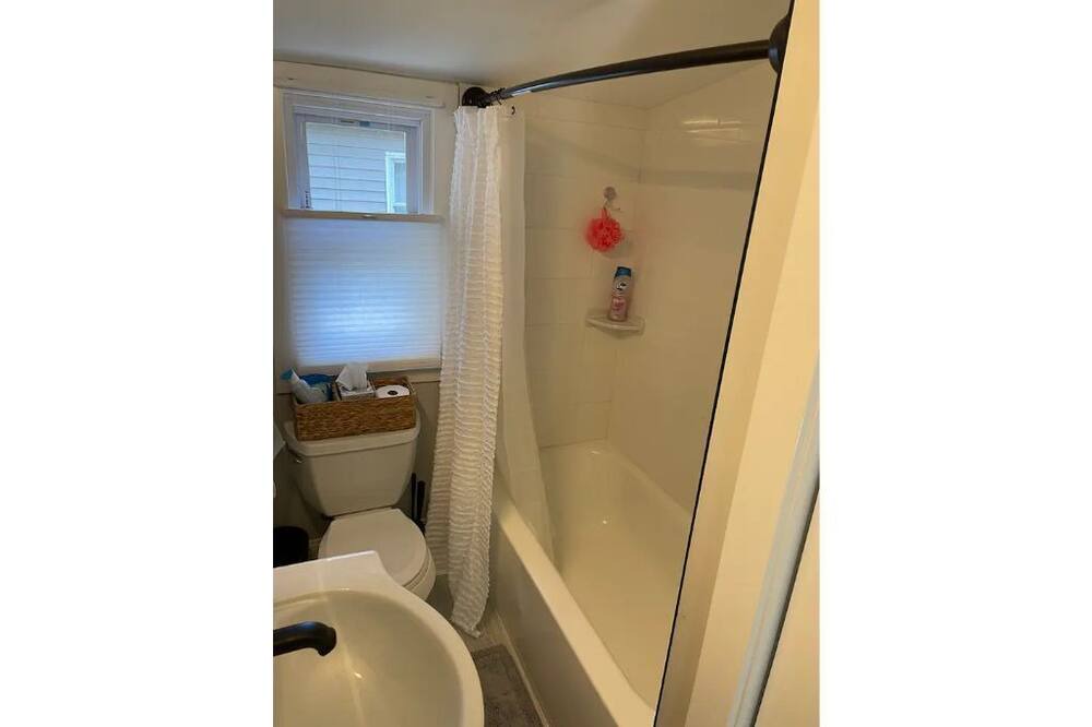 Photo of Bathroom in Town of Richmond