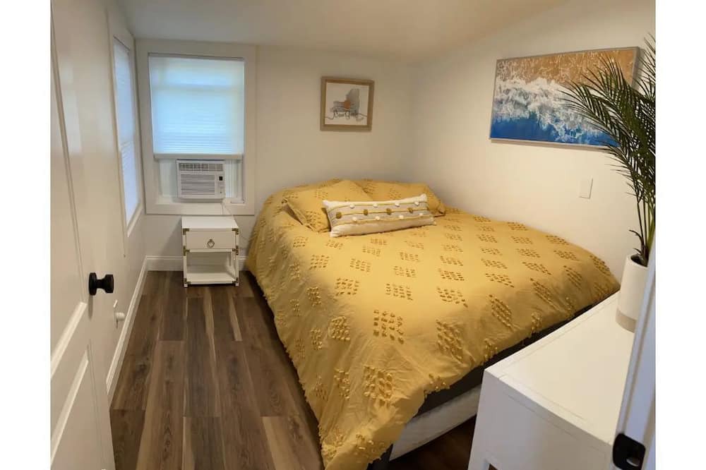 Photo of Bedroom in Town of Richmond
