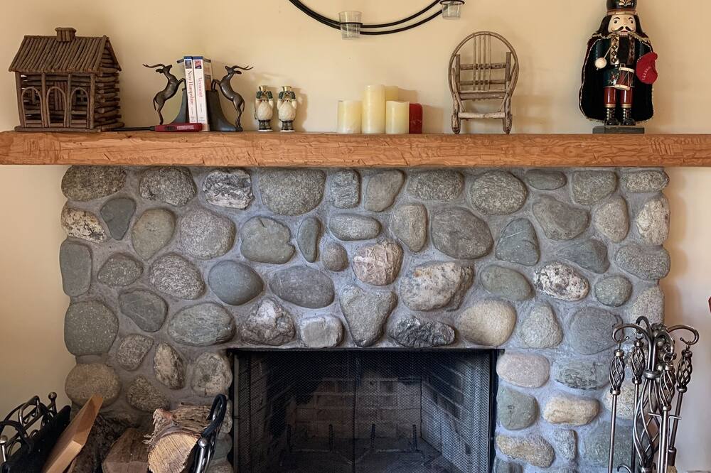 Photo of Livingroom in West Hartford