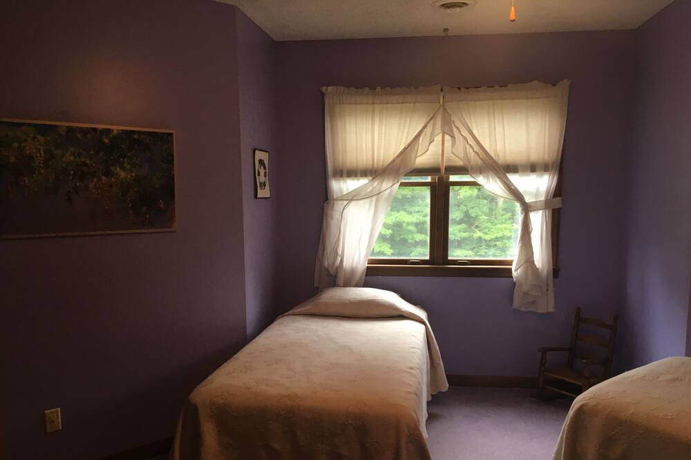 Photo of Bedroom in Harman