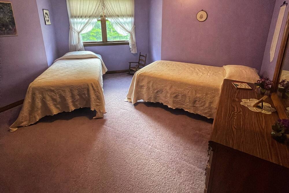 Photo of Bedroom in Harman