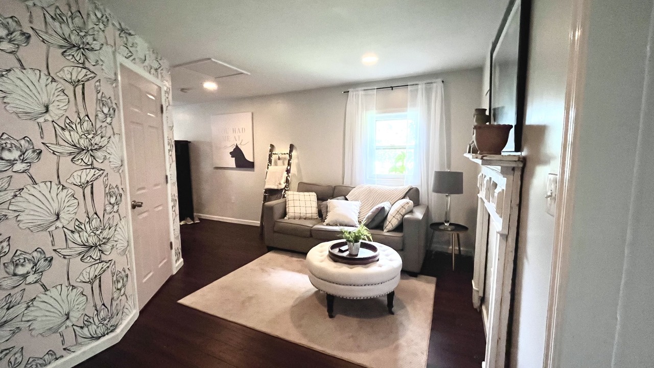 Photo of Livingroom in Shepherdstown