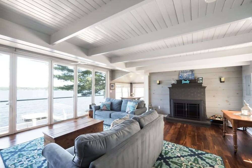 Photo of Livingroom in Amesbury
