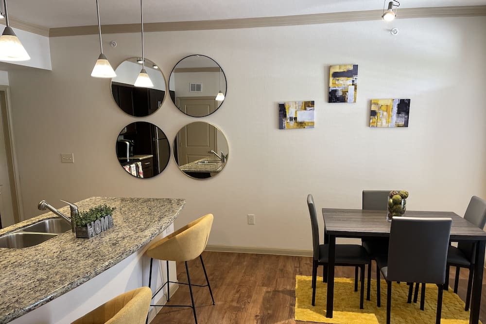 Photo of Kitchen in Willow Meadows/Willowbend Area