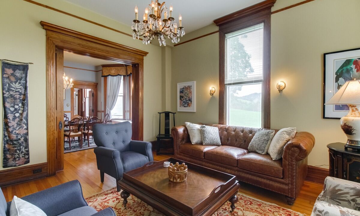 Photo of Livingroom in Hot Springs