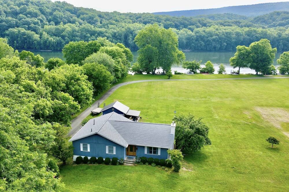 Photo of Outdoor in Bakerton