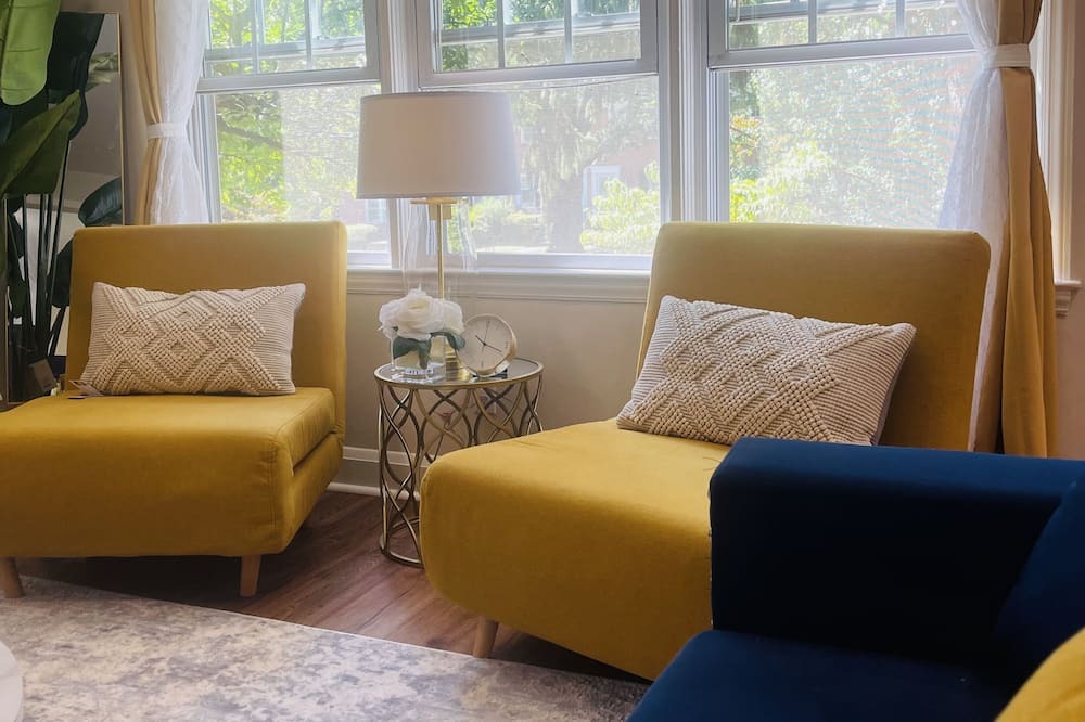 Photo of Livingroom in Parkville