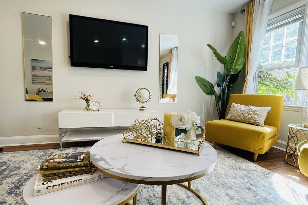 Photo of Livingroom in Parkville