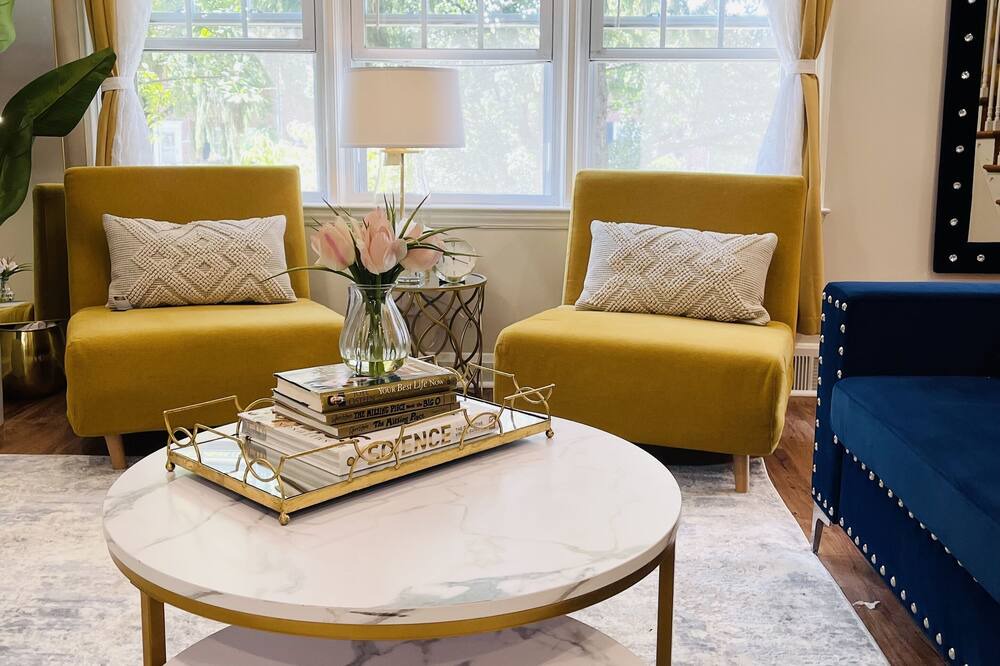 Photo of Livingroom in Parkville