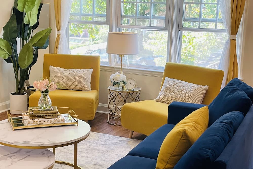 Photo of Livingroom in Parkville