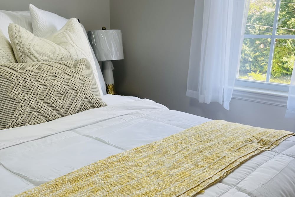 Photo of Bedroom in Parkville