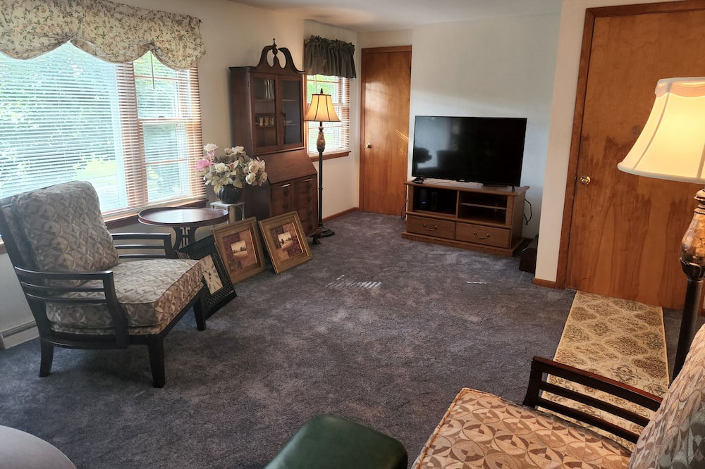 Photo of Livingroom in East Syracuse