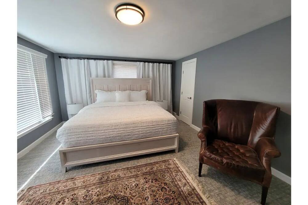 Photo of Bedroom in Williamsville