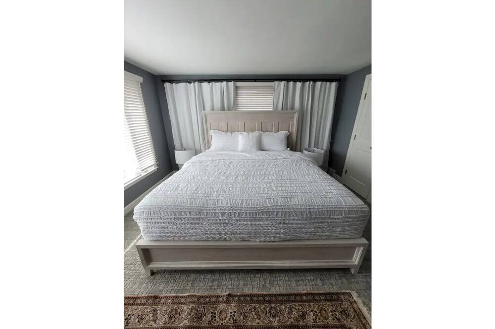 Photo of Bedroom in Williamsville