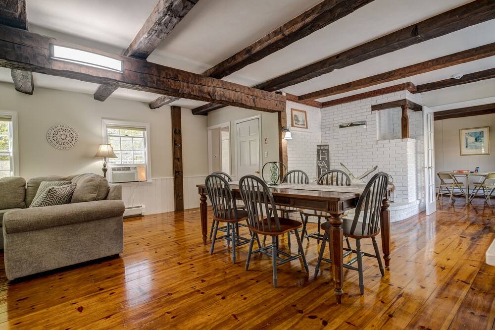 Photo of Livingroom in Effingham