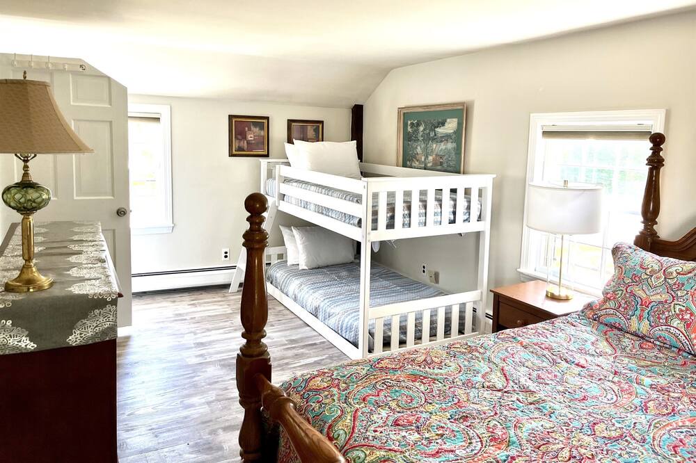 Photo of Bedroom in Effingham