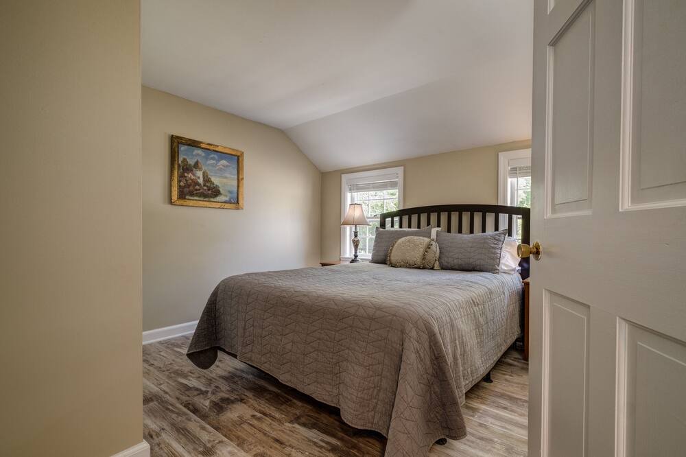 Photo of Bedroom in Effingham