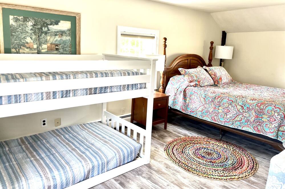 Photo of Bedroom in Effingham