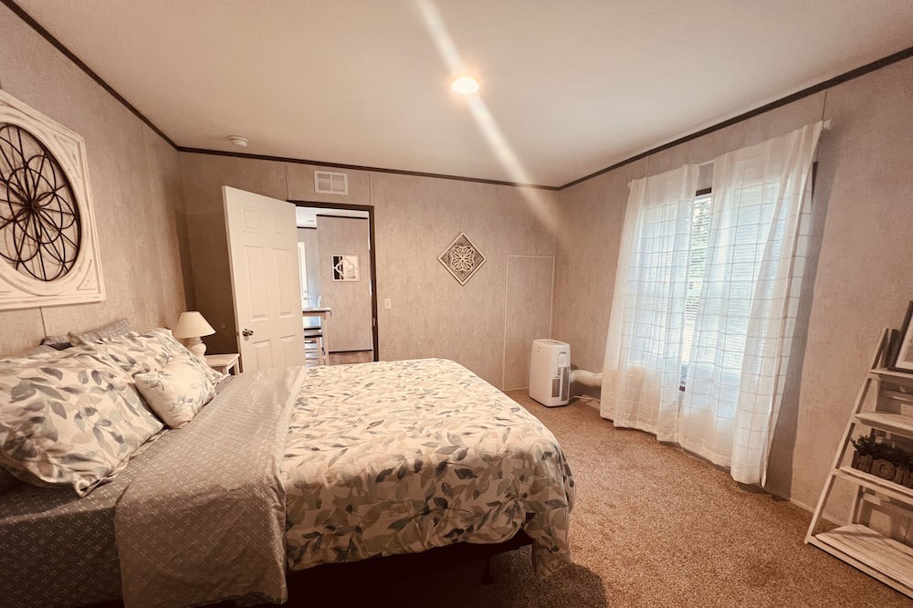 Photo of Bedroom in Middle Grove