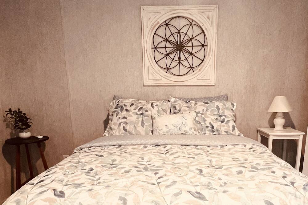Photo of Bedroom in Middle Grove