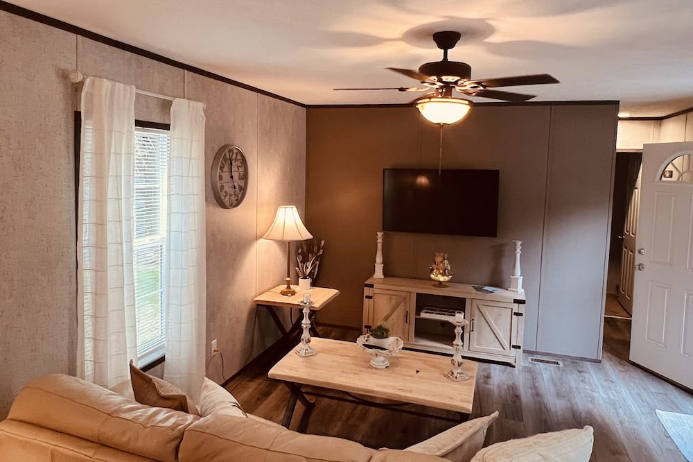 Photo of Livingroom in Middle Grove