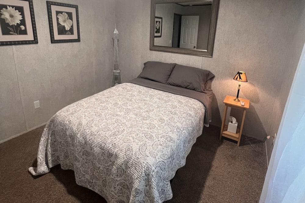 Photo of Bedroom in Middle Grove