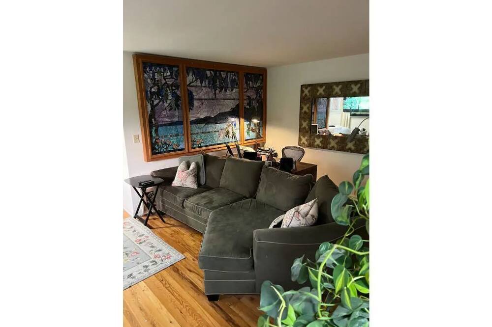 Photo of Livingroom in Port Washington