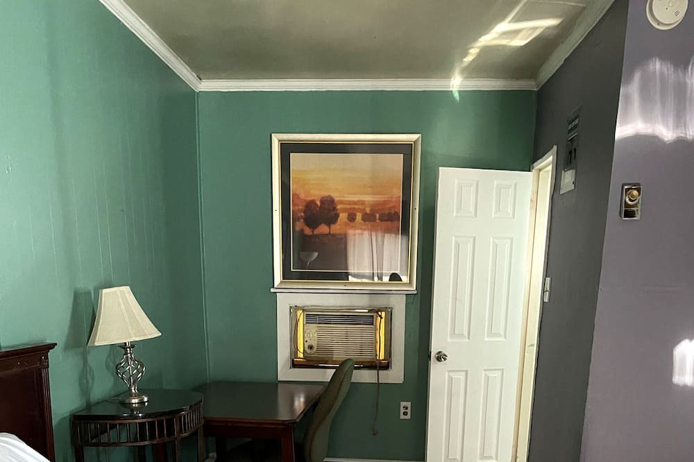 Photo of Bedroom in Monroe