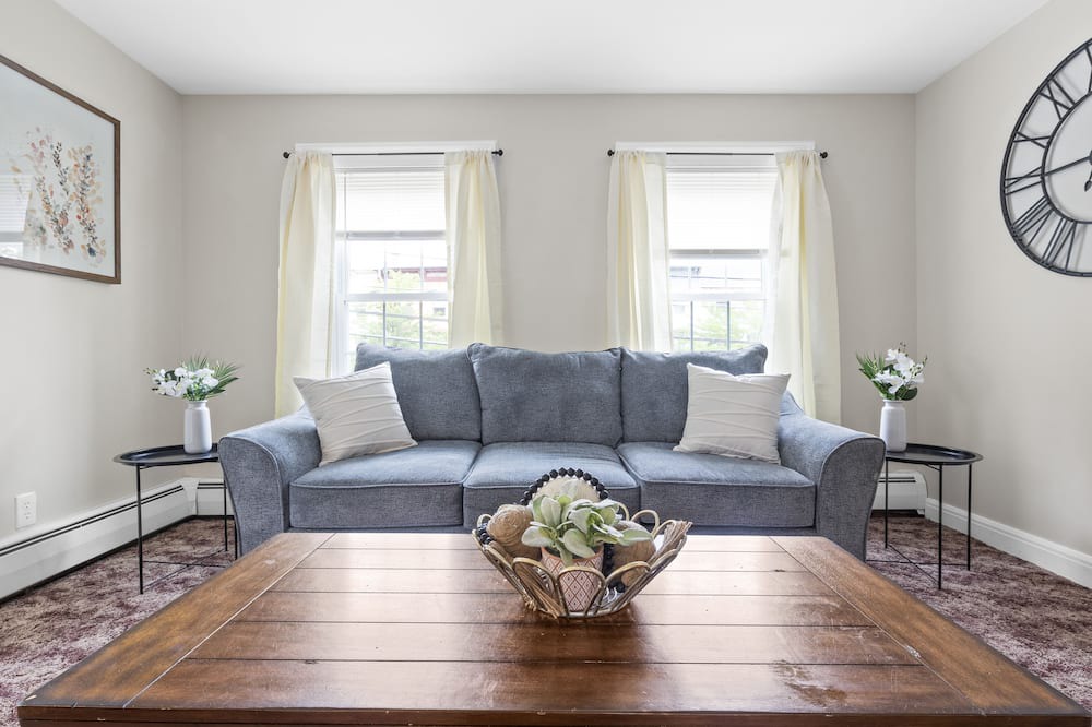 Photo of Livingroom in Palmyra