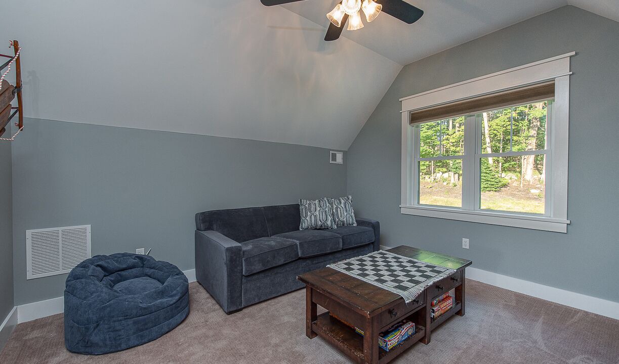 Photo of Livingroom in Laconia