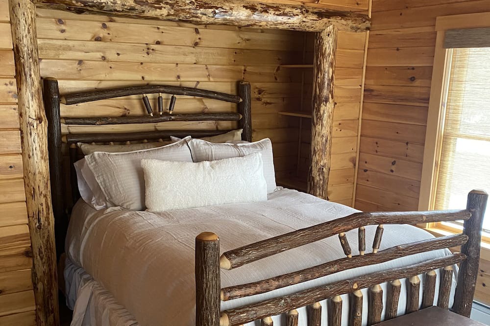Photo of Bedroom in Bomoseen