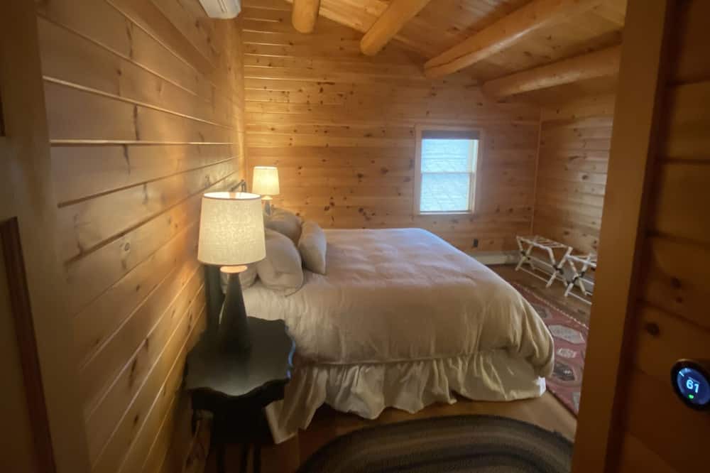 Photo of Bedroom in Bomoseen