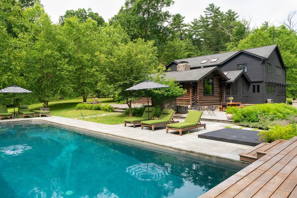 Photo of Outdoor in Woodstock