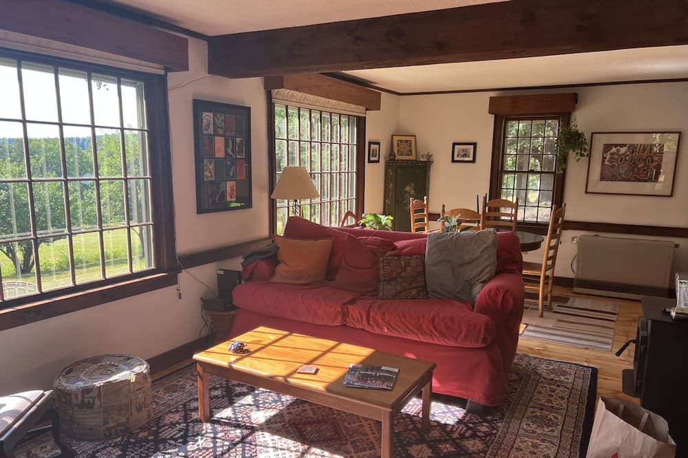 Photo of Livingroom in West Hartford