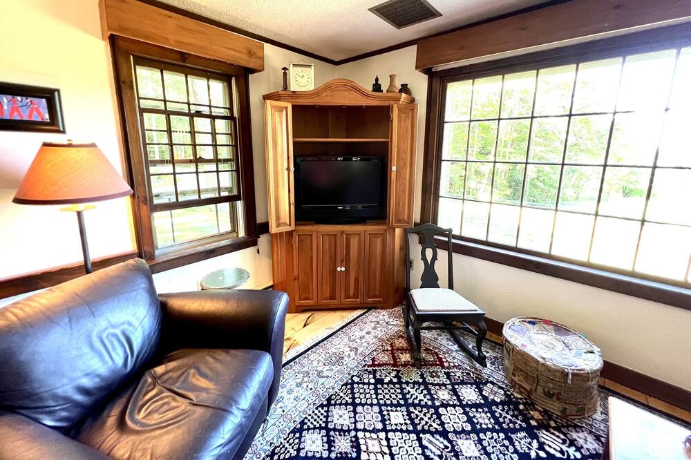 Photo of Livingroom in West Hartford